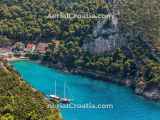 Vela Stiniva, The island of Hvar