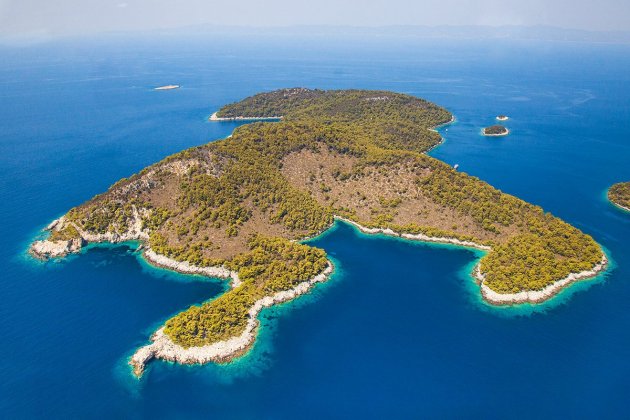 Neighbouring islands, The island of Lasovo
